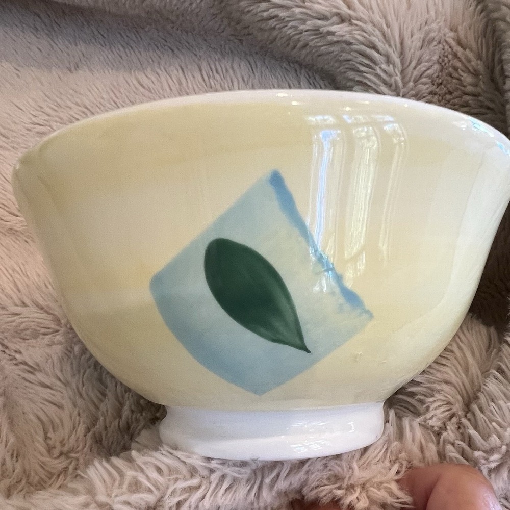 Pier 1 Imports Decorative‎ Serving Bowl Light Yellow Green Italy Handpainted 10"